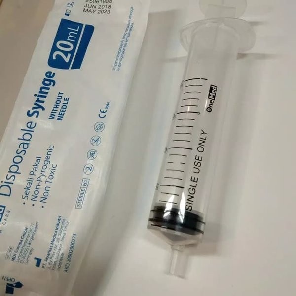 ECERAN Spuit 20cc / Syringe Suntik 20cc Lubang Tengah ONEHEALTH