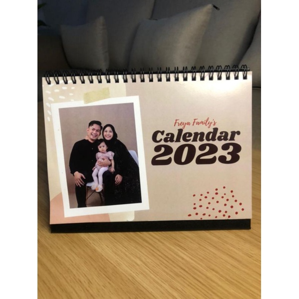

Kalender Duduk 2023 Custom