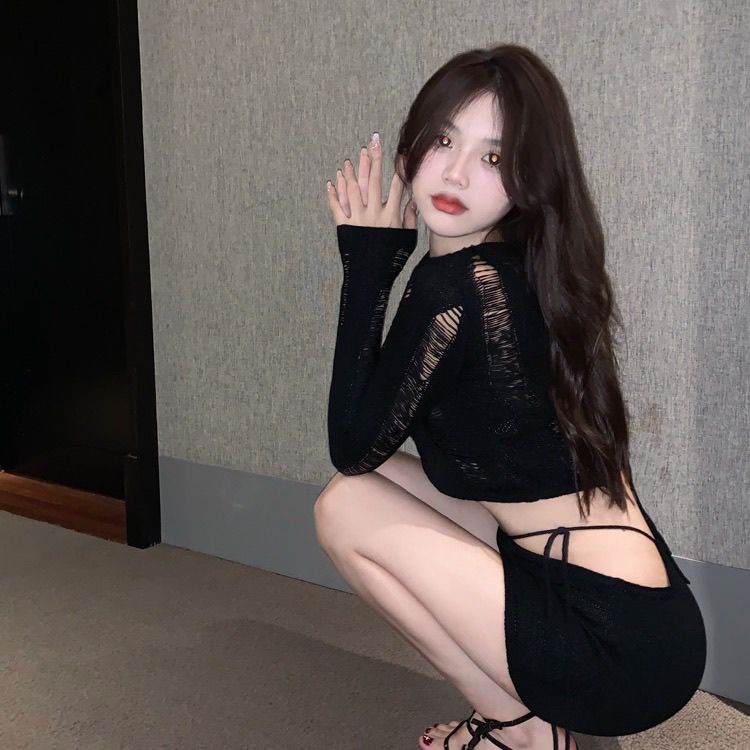 Suhao Pure Desire Pakaian Rajut Wanita Musim Panas Desain Akal Niche Hitam Spice Girls Lengan Panjang Hollow Jantung Mesin Slim atasan Pendek
