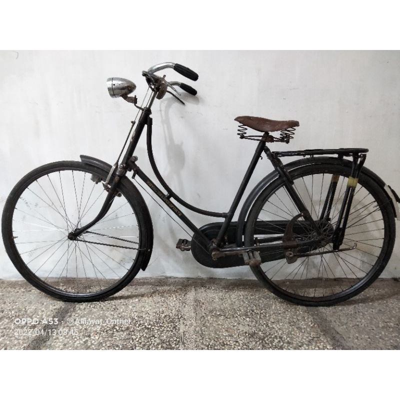 Sepeda Santai Hias Pajangan Ontel Antik Tua