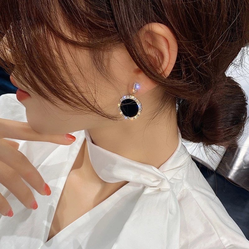 Anting Menjuntai Bentuk Geometris Aksen Berlian Imitasi Gaya Korea Untuk Wanita