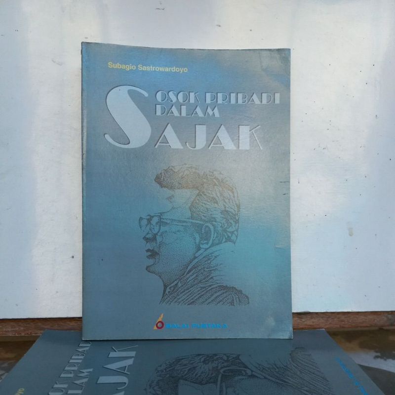 Buku Sastra - Sosok Pribadi dalam Sajak