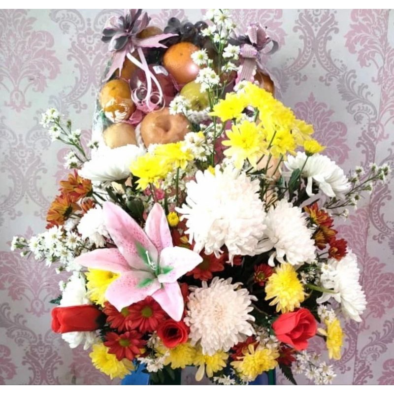 

Parcel Buah Segar Premium + Buket Bunga