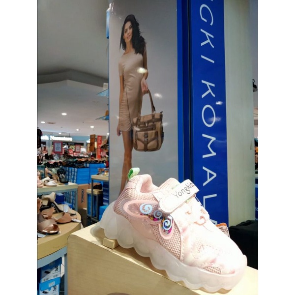 Yongki Komaladi Kids, Koleksi sepatu anak Laki-laki & Perempuan, keren dipakai kemana-mana, Ramayana