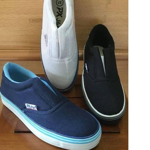 Sepatu Kanvas PX Style 128 - Hitam