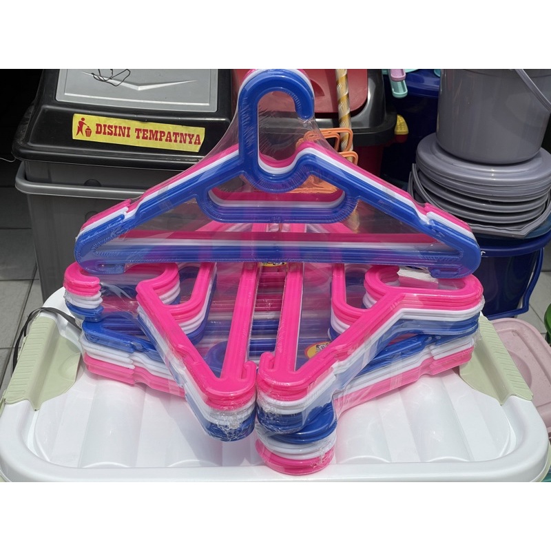 HANGER / Hanger Warna Warni Plastik - Hanger Baju Dewasa