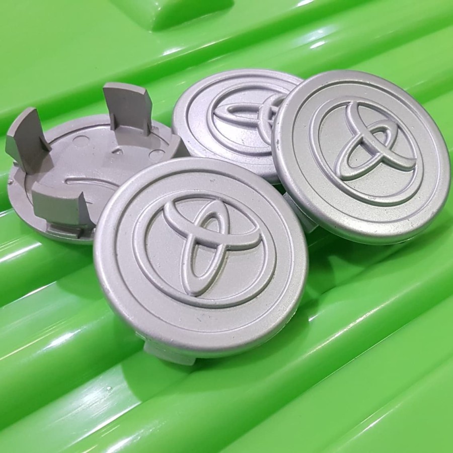 Dop Roda - Tutup Velg Toyota Inova Lama