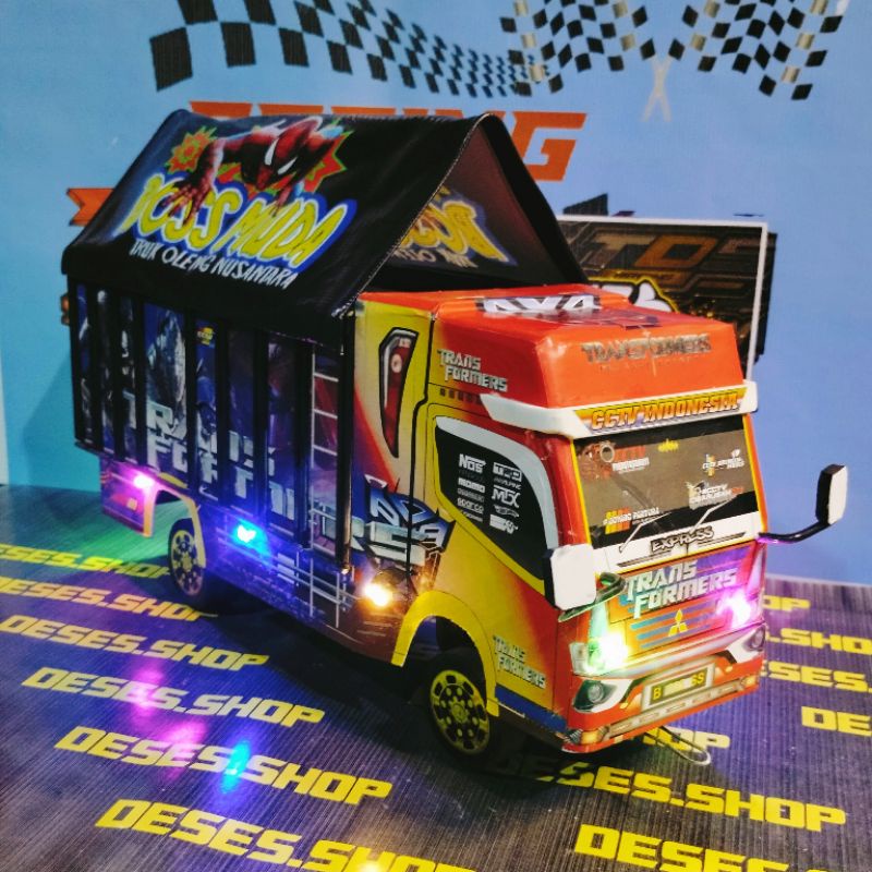 miniatur truck oleng BISA CUSTOM FOTO DAN NAMA DI PINTU BELAKANG