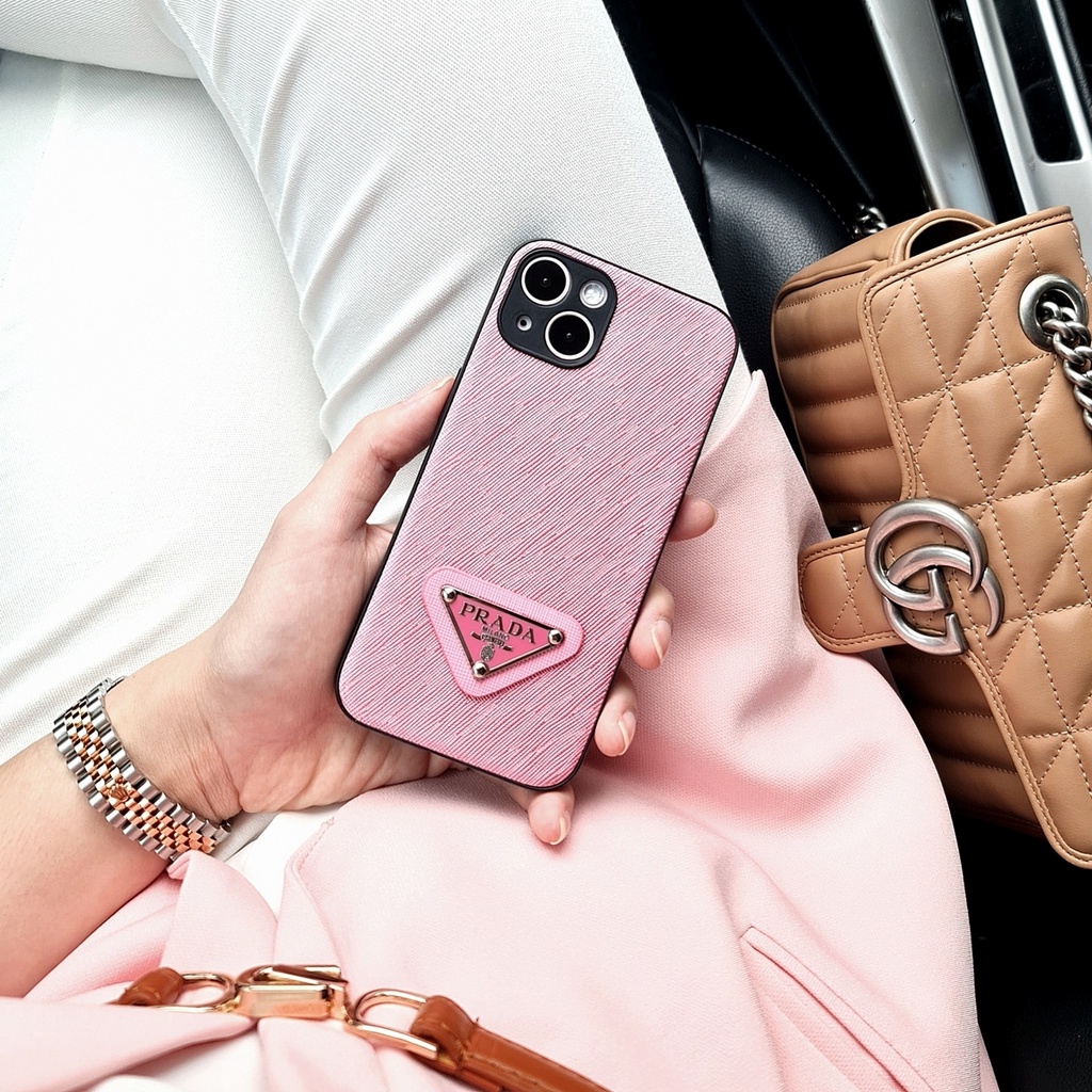 IPHONE 6 6S 6G 6 PLUS 6S PLUS 7G 8G SE 2020 7 PLUS 8 PLUS XR X XS 11 PRO MAX 12 PRO 12 PRO MAX 13 13 PRO 13 PRO MAX |  PR*D4 (PINK) Soft Case Luxury Logo 3D Beremboss