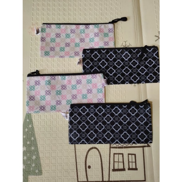 

ZIPPER POUCH SERBA GUNA