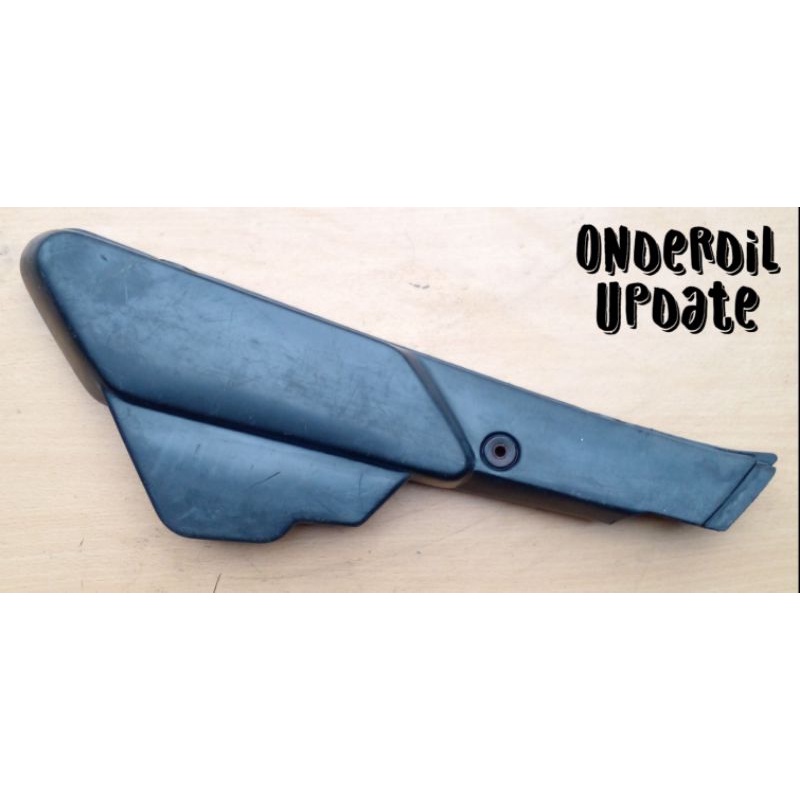 Tepong tutup aki motor Yamaha Alfa Sebelah Kanan Original Hitam