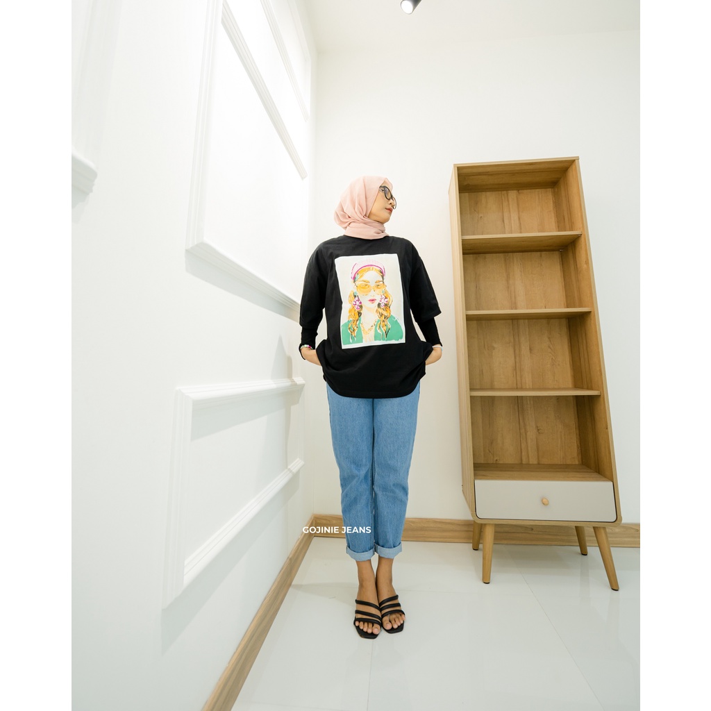 GOJINIEJEANS - T-SHIRT OVERSIZE SABLON CEWE HITAM