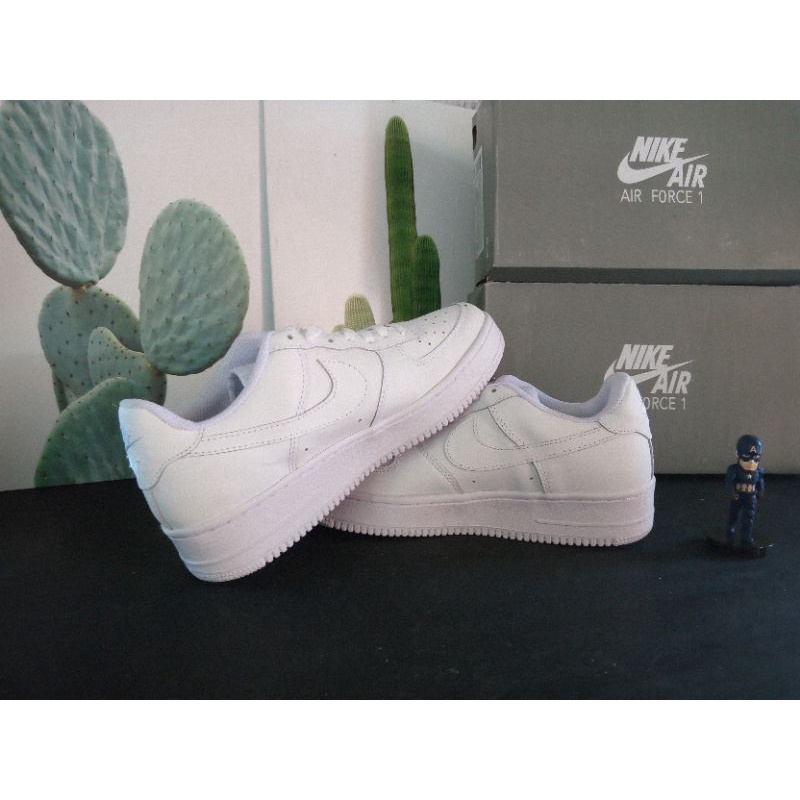 Nike Air Force One Triple white for man and ladies Sepatu Pria dan Wanita Warna Putih
