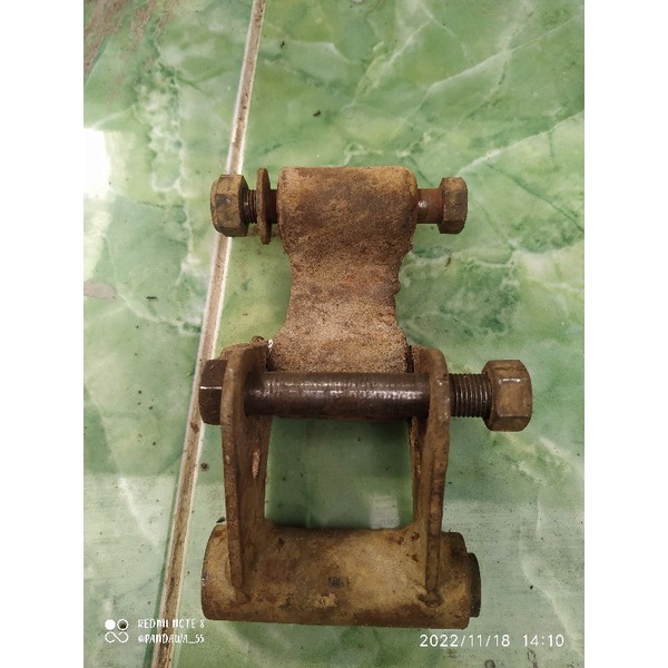 unitrack dudukan shock belakang scorpio z