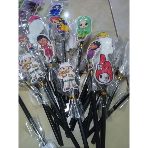 

souvenir pinsil hias