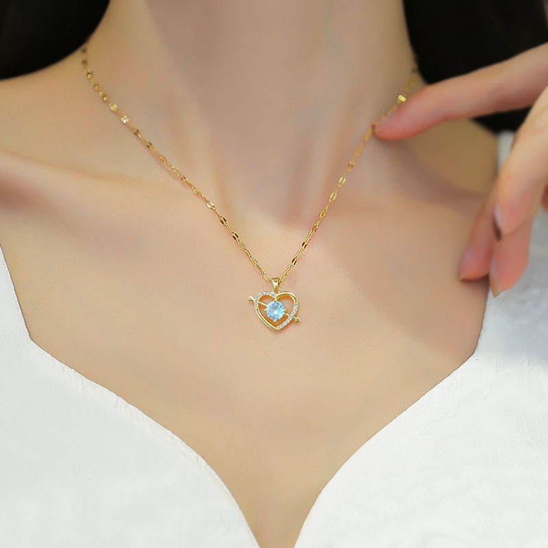 Kalung Rantai Bahan Titanium Steel Warna Emas Aksen Berlian Bulat Besar Gaya Vintage Untuk Wanita
