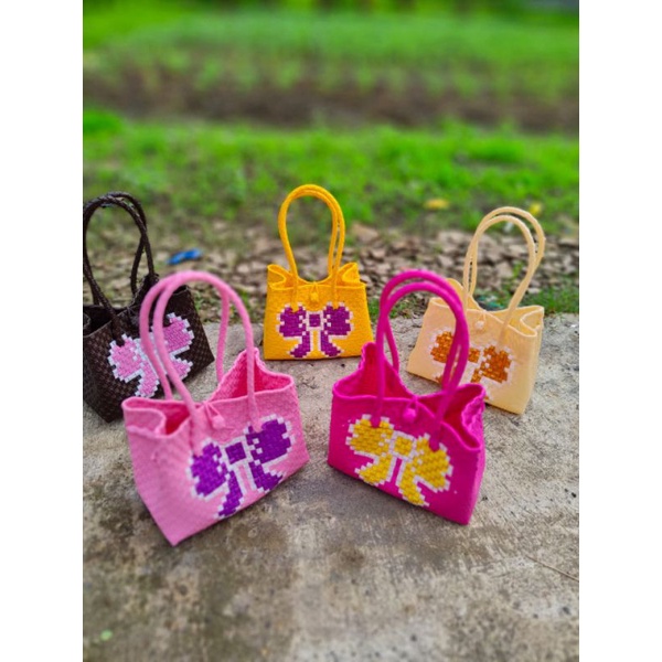 Tas anyam pita cantik