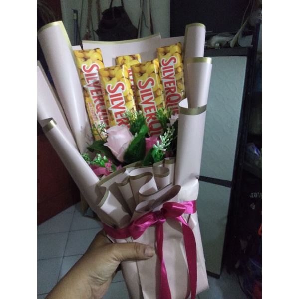 

Bucket Snack BungaCoklat Silverqueen 58 gr