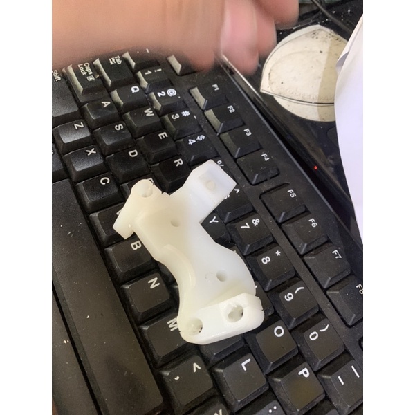 gigi palsu dudukan penahan kabel luar di stang vespa super sprint