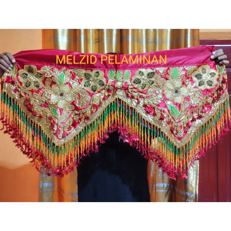 Ondas bertingkat bordir tebal dekorasi pelaminan Minang Melayu
