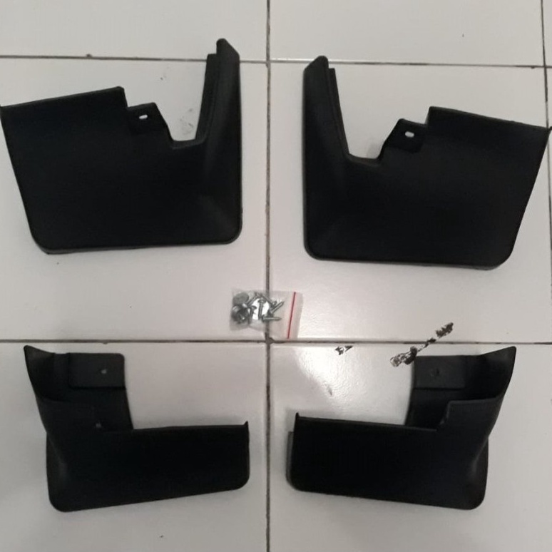 MUD GUARD MOBIL APV ARENA