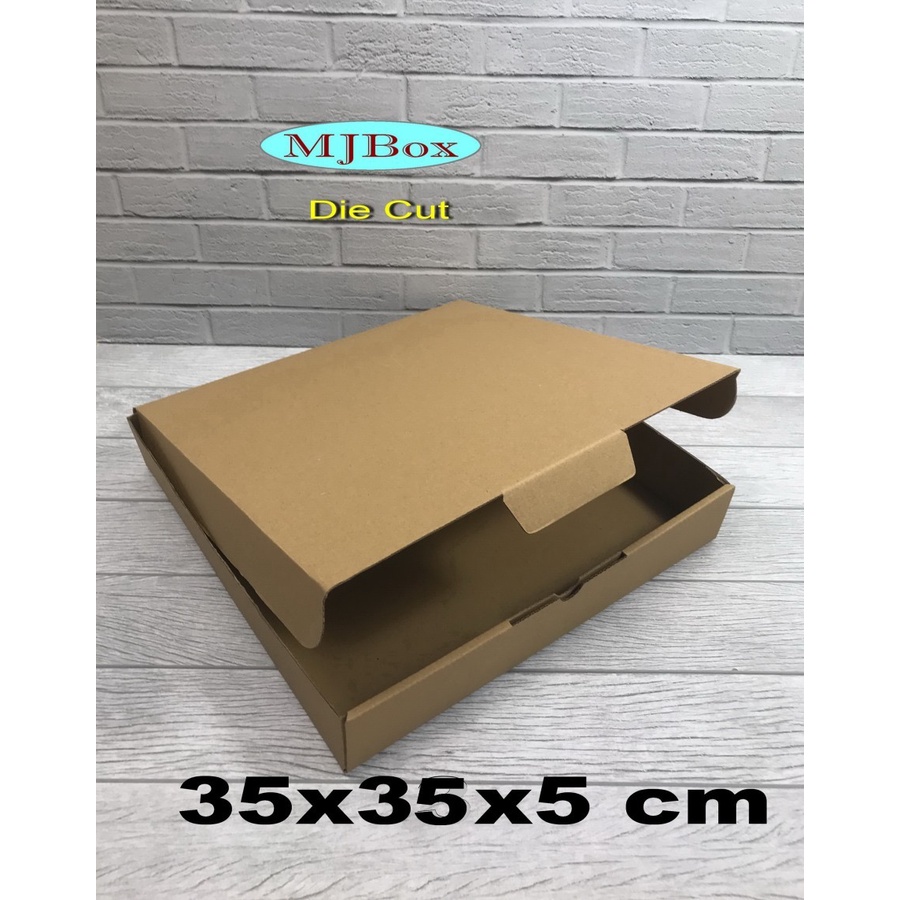 

kardus karton box Uk. 35x35x5 cm.....DIE CUT