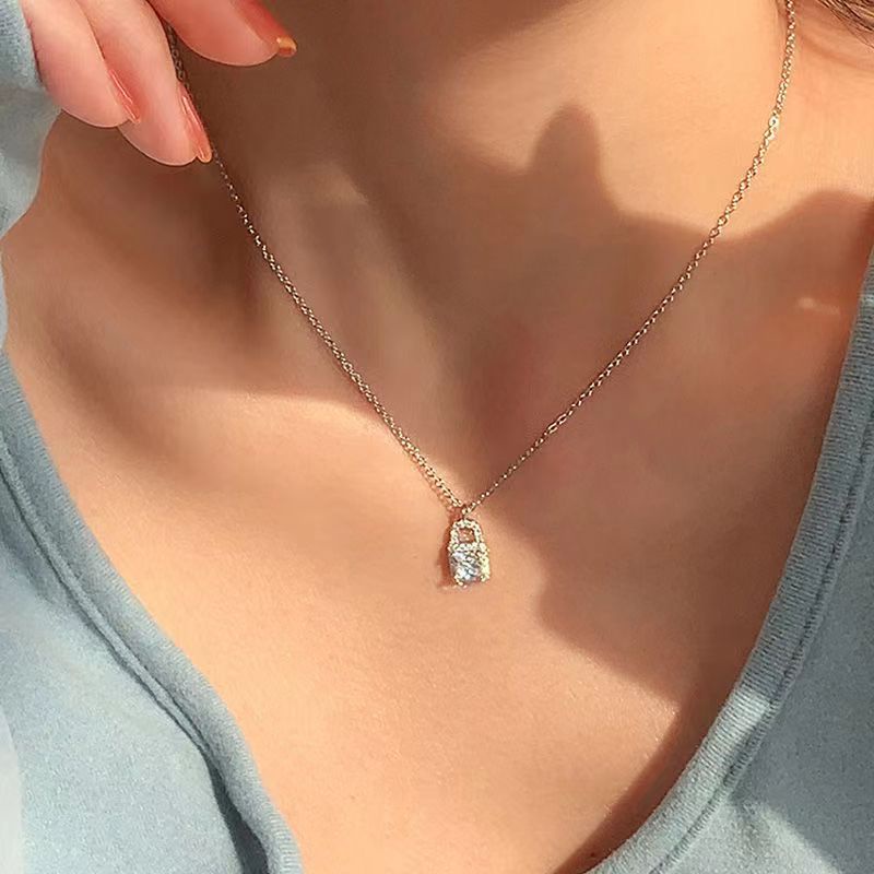 Fashion Women Jewelry Alloy Rhinestone Lock Pendant Necklace