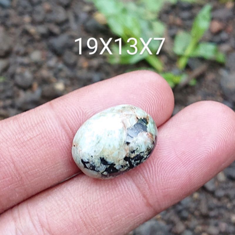 NATURAL EMERALD BERYL ZAMBIA AFRICA ETHIOPIA EST.... MANTAP BUAT TAMBAH2 KOLEKSI KAK BOSS...........