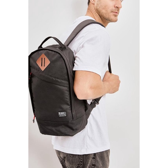 Berrybenka Street - Tas Selempang Jeffrey Sling Bag - Black