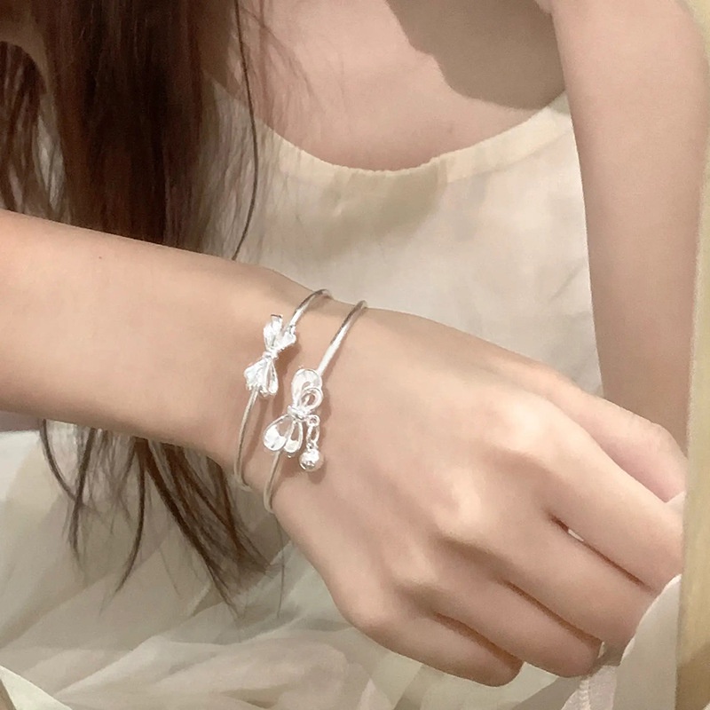 Gelang Tangan Silver Simple Hias Lonceng Pita Untuk Wanita