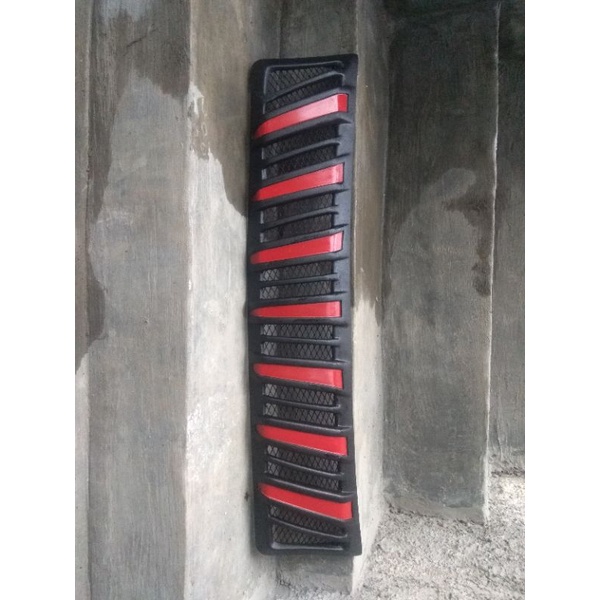 Grill depan toyota rush 2015