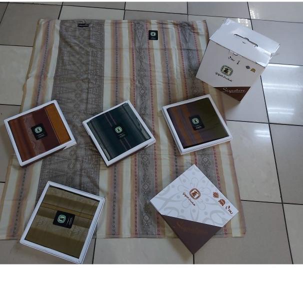 Sarung Gajah Duduk Signature