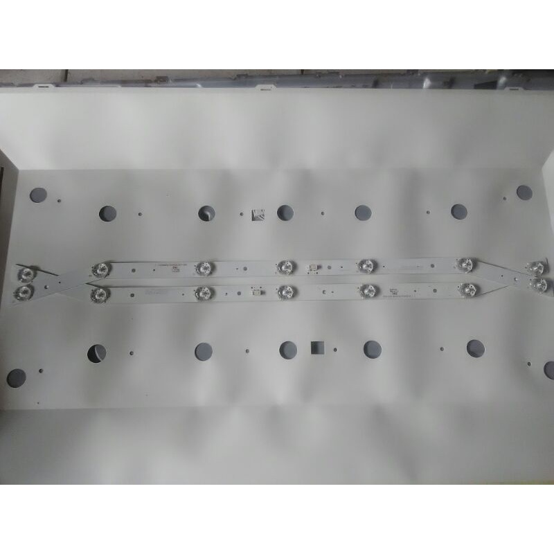 lampu backlight Panasonic TH-32D305G ori satu set