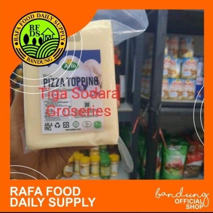 

T0P KEJU MOZARELLA ARLA PIZZA TOPPING 1KG MOZZARELLA CHEESE NICE