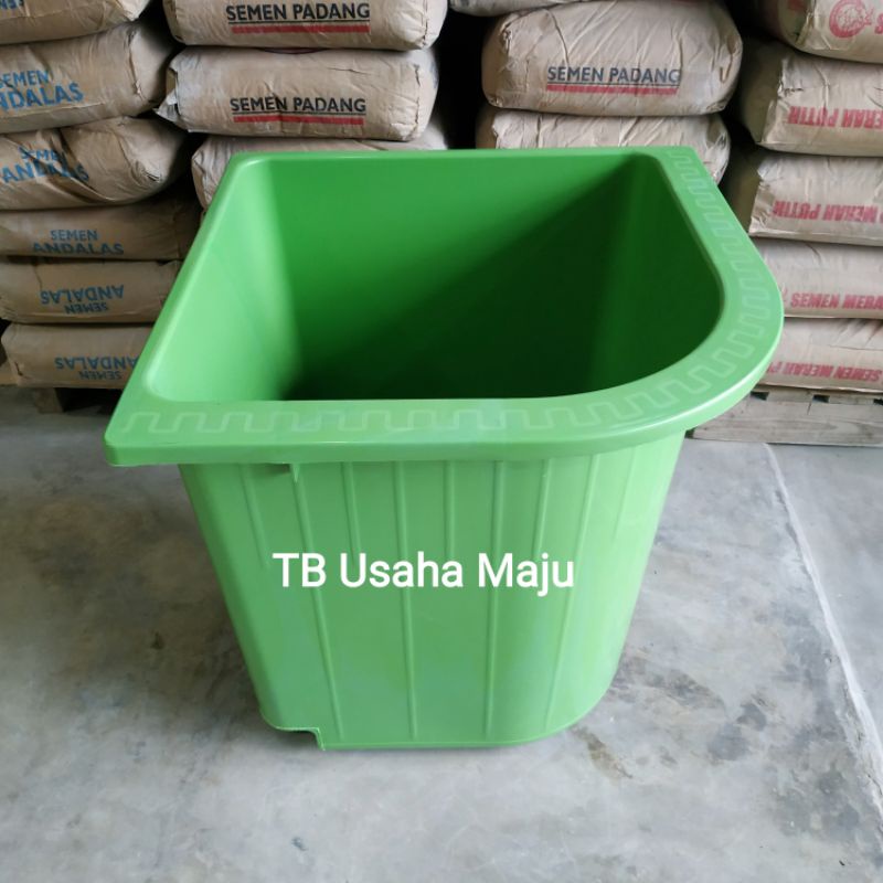 Bak Mandi Sudut / Bak Air Besar