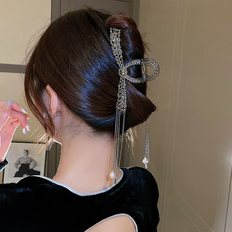 Jepit Rambut Bentuk Hiu Bahan Alloy Aksen Mutiara Dan Berlian Imitasi Gaya Korea Untuk Wanita