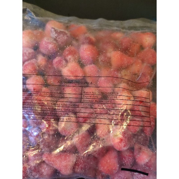 

Buah Strawberry Frozen Grade A - 1kg | Wajib Instant Only !!!