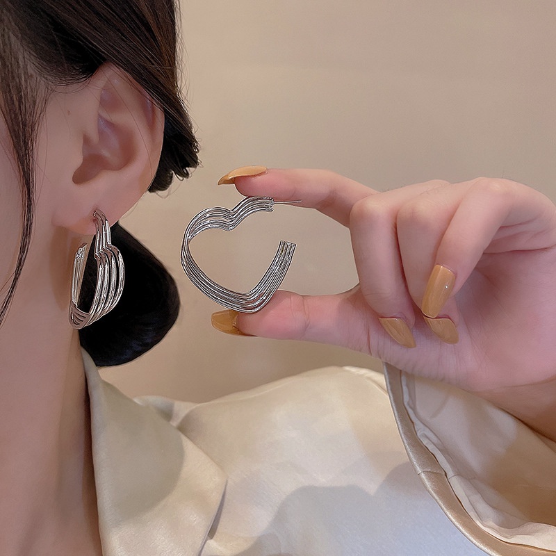 Anting Tusuk Bentuk Hati Bahan 925 silver Untuk Wanita