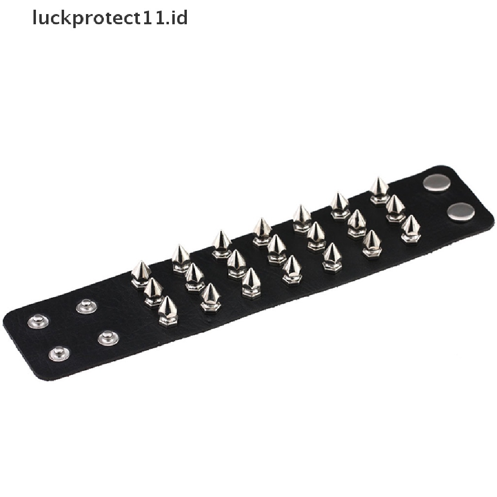 Gelang Bahan Kulit PU Aksen Rivet Tiga Baris Gaya Punk Gothic Rock Untuk Hadiah