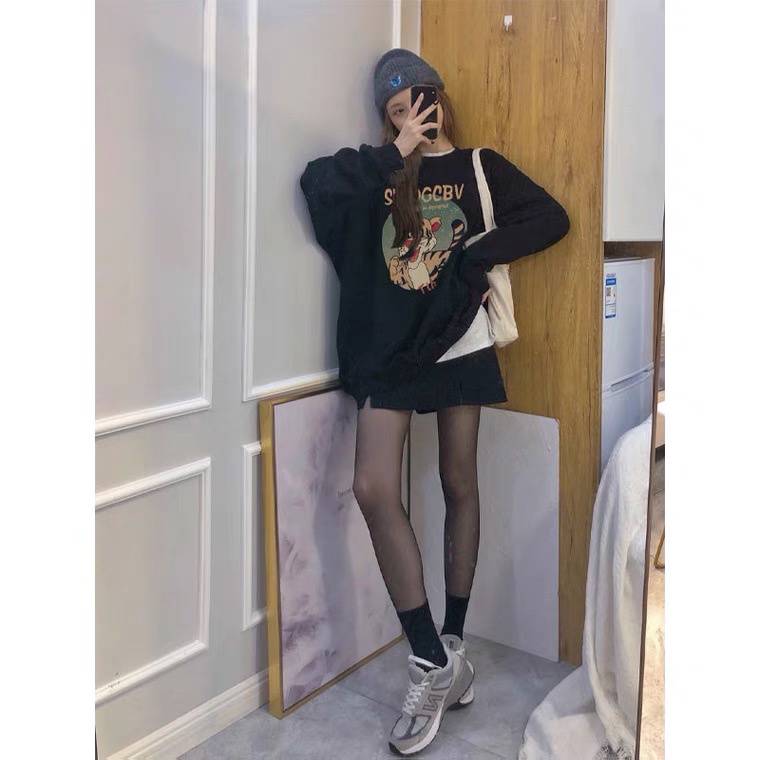 sweater cewek kekinian korean style cartoon big tiger graphic printing sweater hitam import lengan panjang basic sweater crewneck