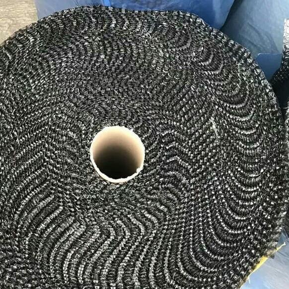 

Plastik bubble wrap hitam (62.5cm x 50 m)