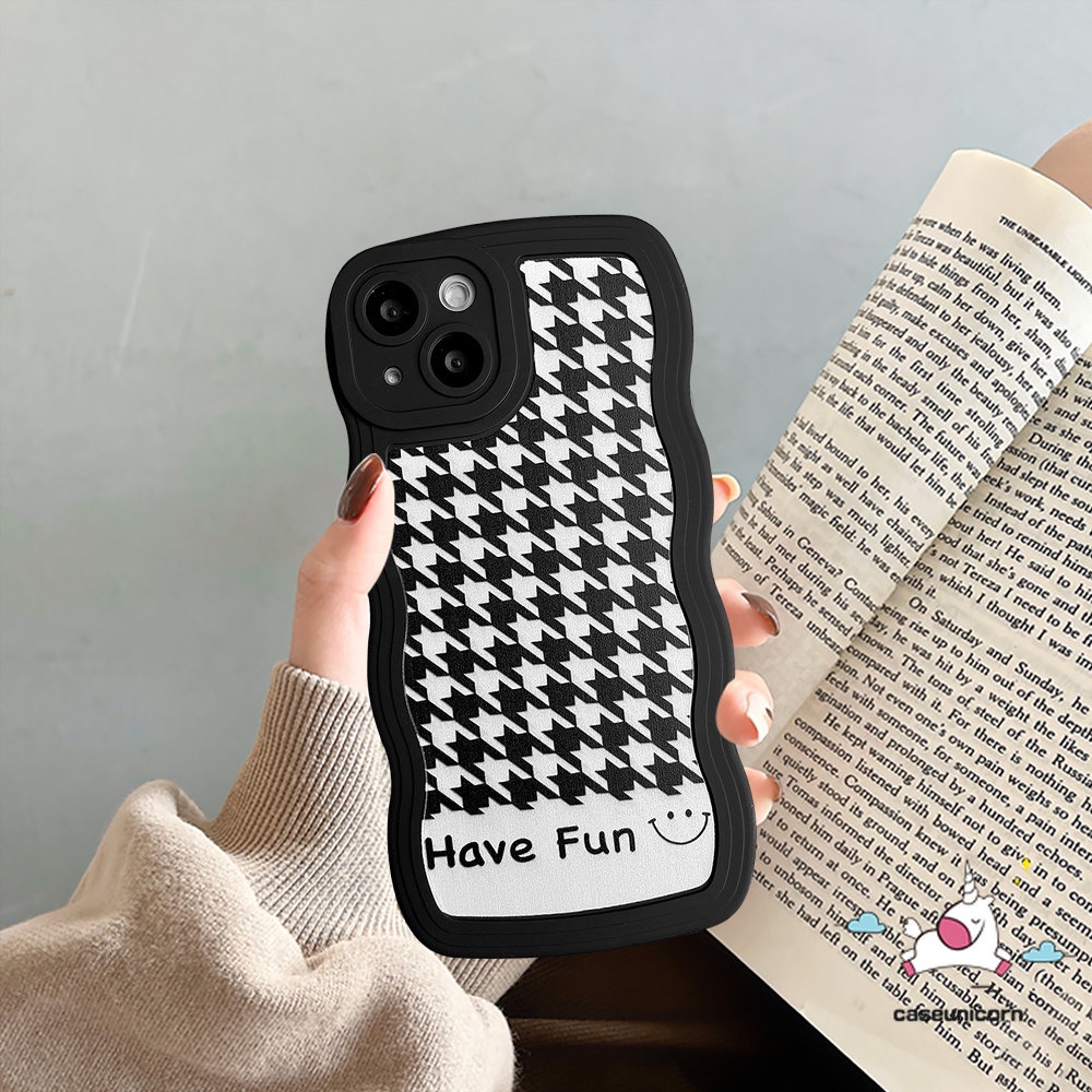 Soft Case Realme C53 10 C33 9i 5 5s 6i 5i 9 8i 8pro 7 7i C15 C21Y C30 C12 C35 C11 C25s C25 C25Y C3 C1 C20A C20 C17 Ins Fashion Motif Houndstooth Hitam Bergelombang Edge Case