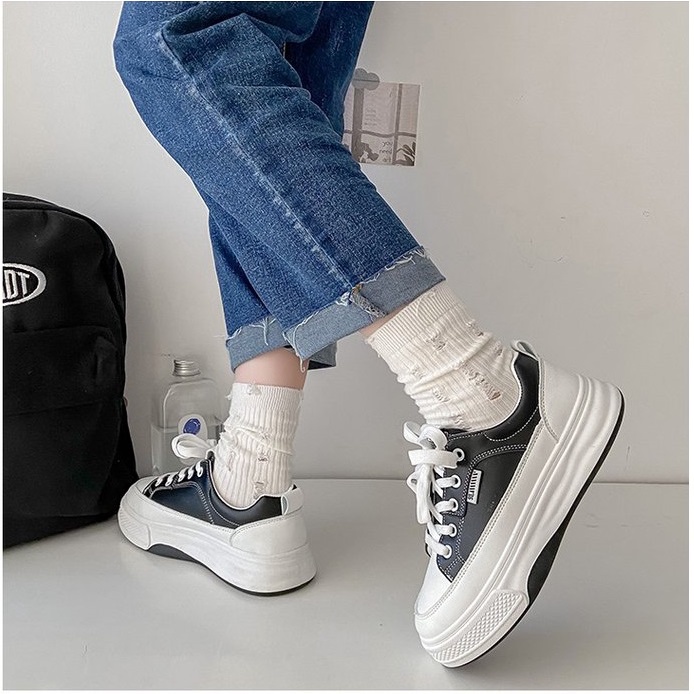 Sepatu Putih Perempuan Kasual Tali Sepatu Sneaker Cewek Cantik Import Sneakers Korean Look SP-219