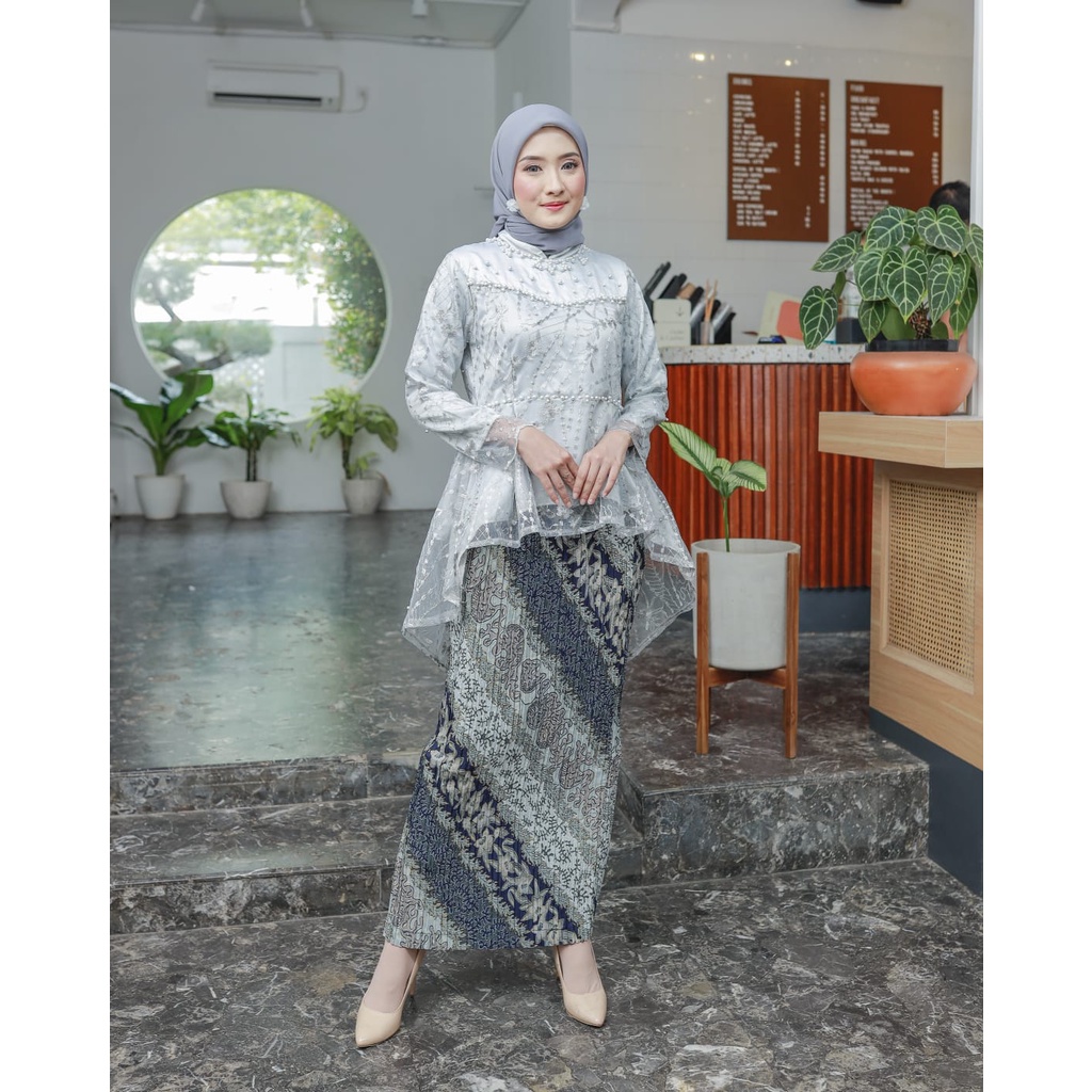 Vanriz Kebaya-Set Kebaya Tile Angela Rok Plisket