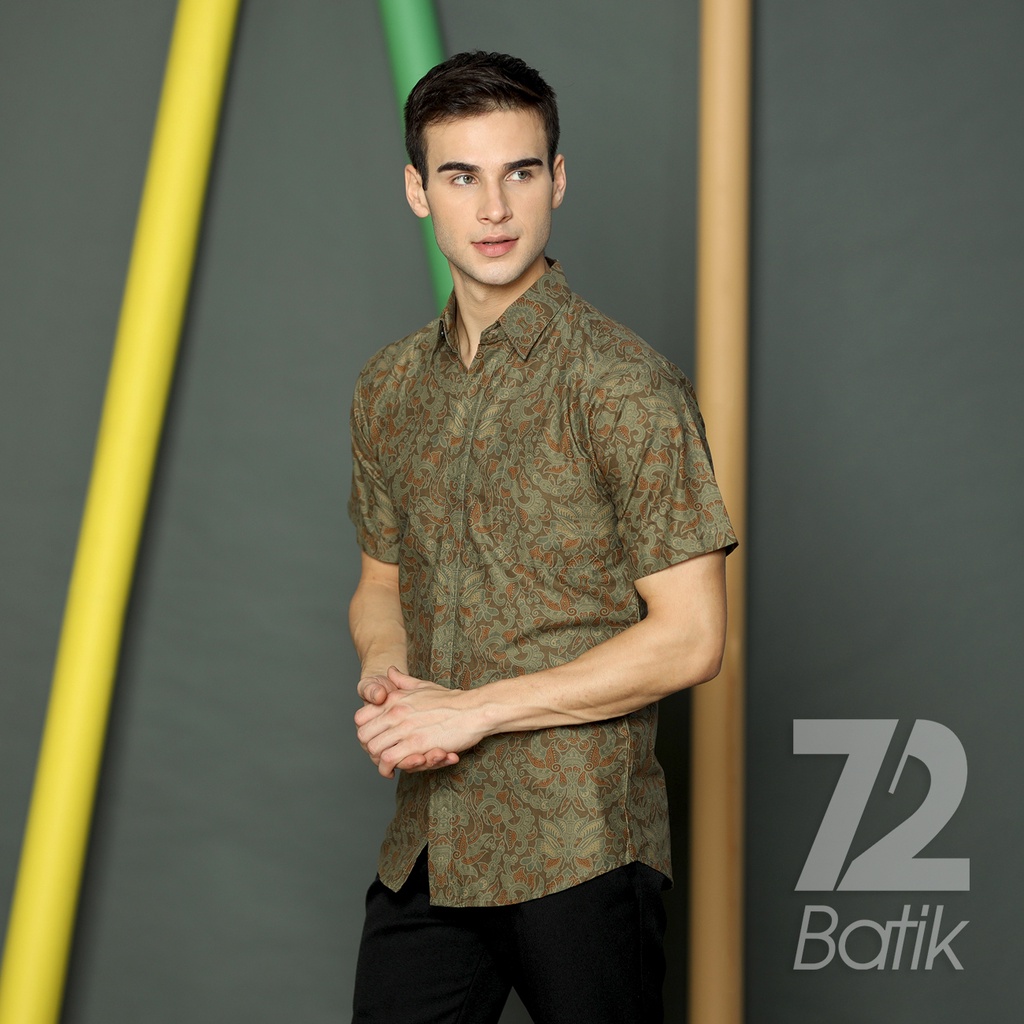 KEMEJA BATIK PRIA Lengan Pendek Premium Hijau Kraton Lawasan Jogja Solo Soga 723135 Cap 72 - Baju Kemeja Atasan Pakaian Setelan Batik Pria Cowok Laki Laki Remaja Keluarga Kantor Lengan Pendek Modern Slimfit Slim Fit Premium Kekinian