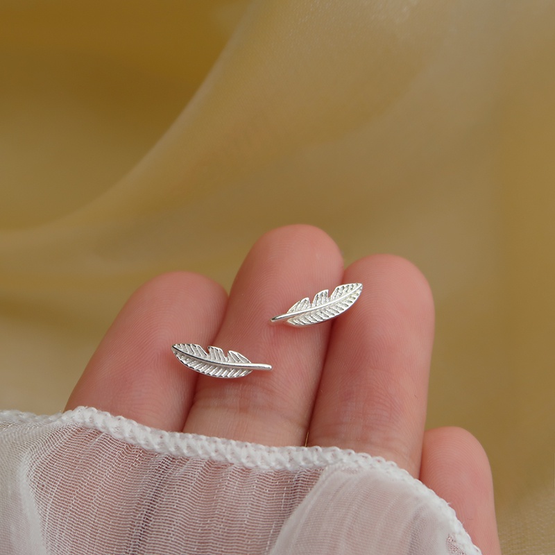 Anting Stud Desain Daun Kecil Bahan s925 Silver Gaya Korea Isi 789 Untuk Wanita