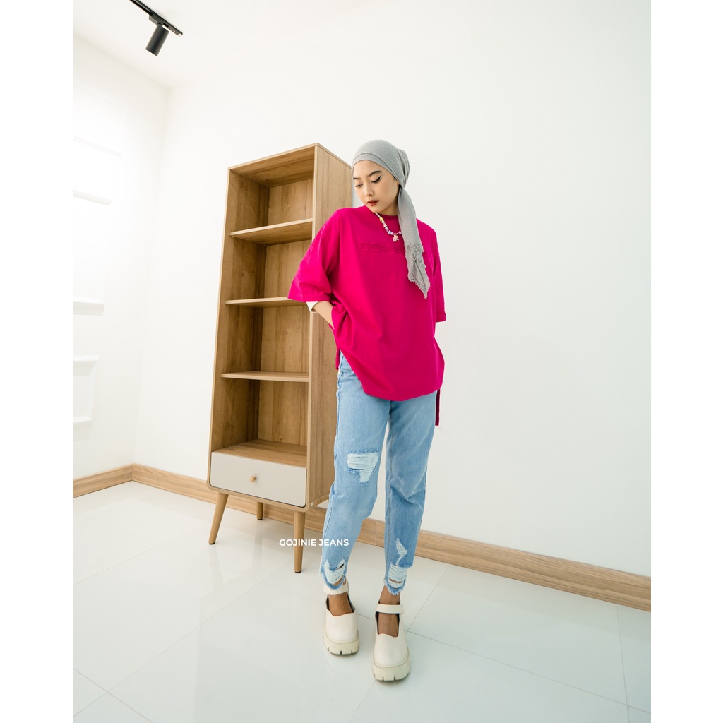 GOJINIEJEANS - T-SHIRT OVERSIZE EMBOS FUSCHIA