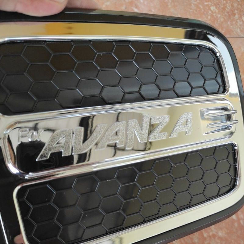 Tank cover Tutup tangki bensin TOYOTA Avanza lama 2004 sampai 2011 HITAM DAN CHROME CROME 2005 2006 2007 2008 2009 2010