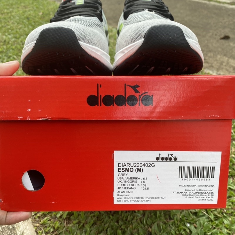 Diskon 70% Diadora Men/ Unisex Running Original store 100%