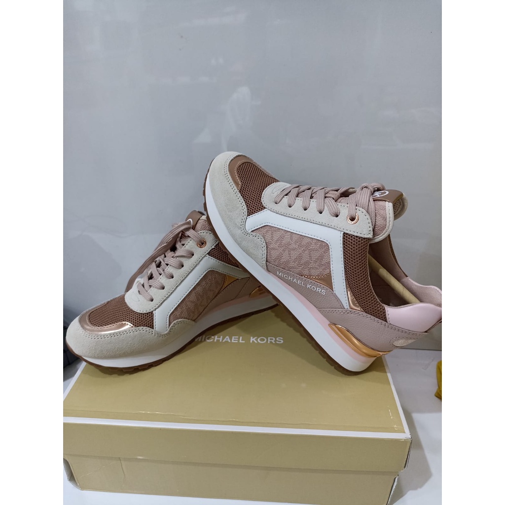 SEpatu MK wilma trainer